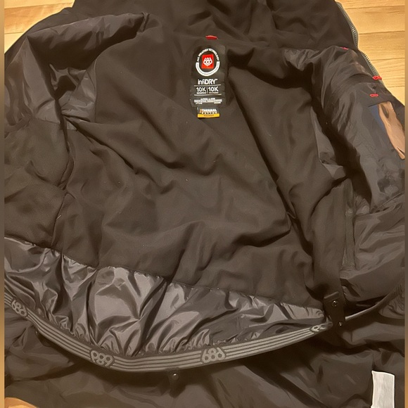 Ski/Snow Coat - Picture 2 of 3